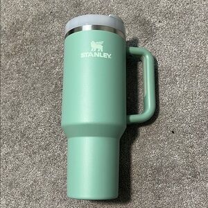 Stanley 40oz Quencher Green Water bottle with Handle